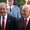 Bush v Praze - uvítací ceremoniál