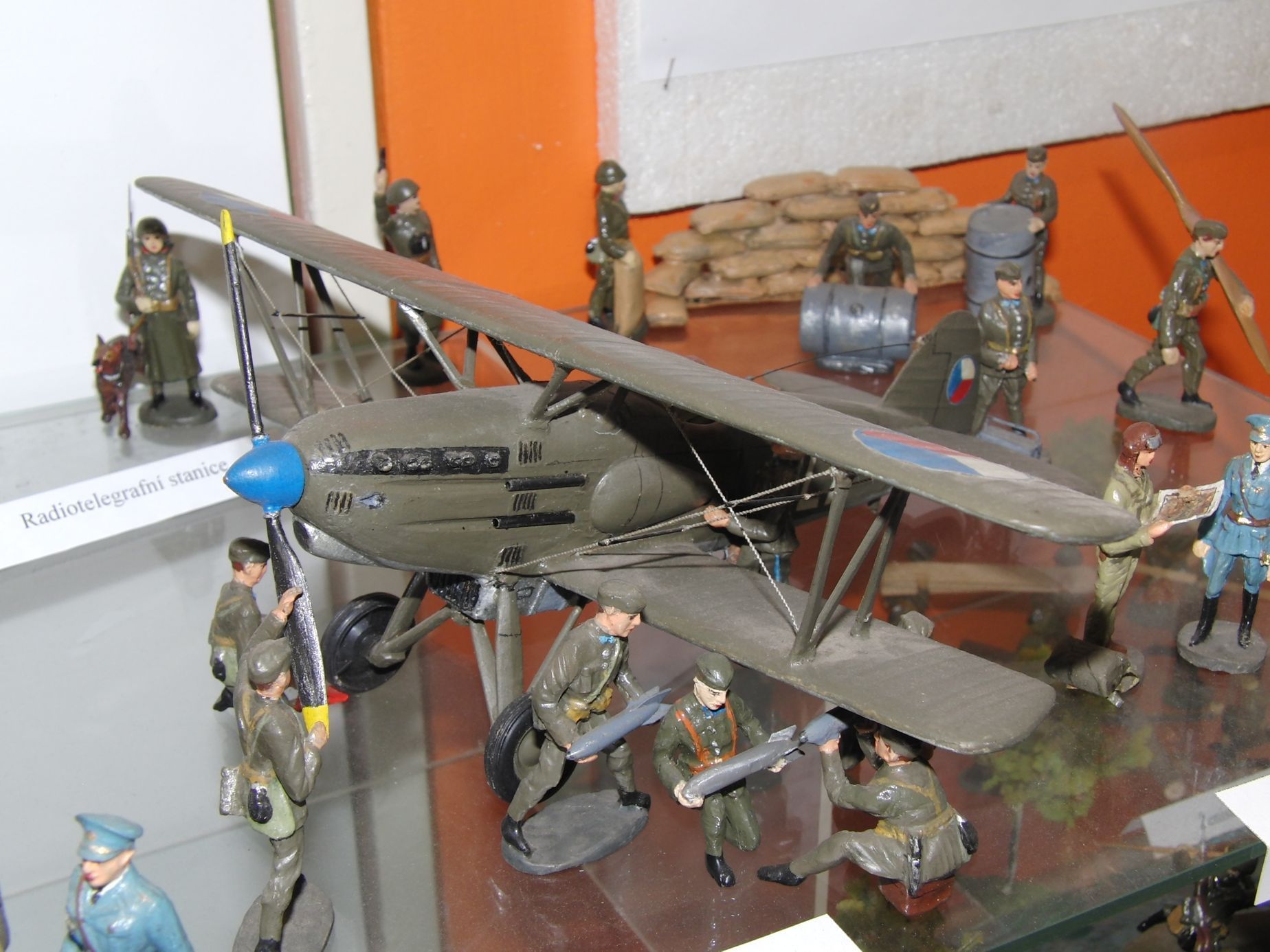 Vojáčci a modely vojenské techniky Lubora Šušlíka