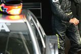 Italský motocyklista Valentino Rossi se chystá na testovací jízdu s Mercedesem v úpravě pro sérii DTM na trati v Hockenheimu.