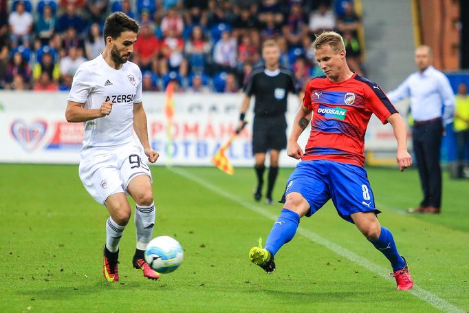 Viktoria Plzeň - FK Karabach, 3. předkolo Ligy mistrů 2016/17. David Limberský a Quintana