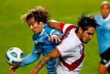 Tuhá defenziva Peru, které se letos utkalo na Kirin Cupu i s Českem (0:0), dlouho nájezdům  Uruguaye odolávala.