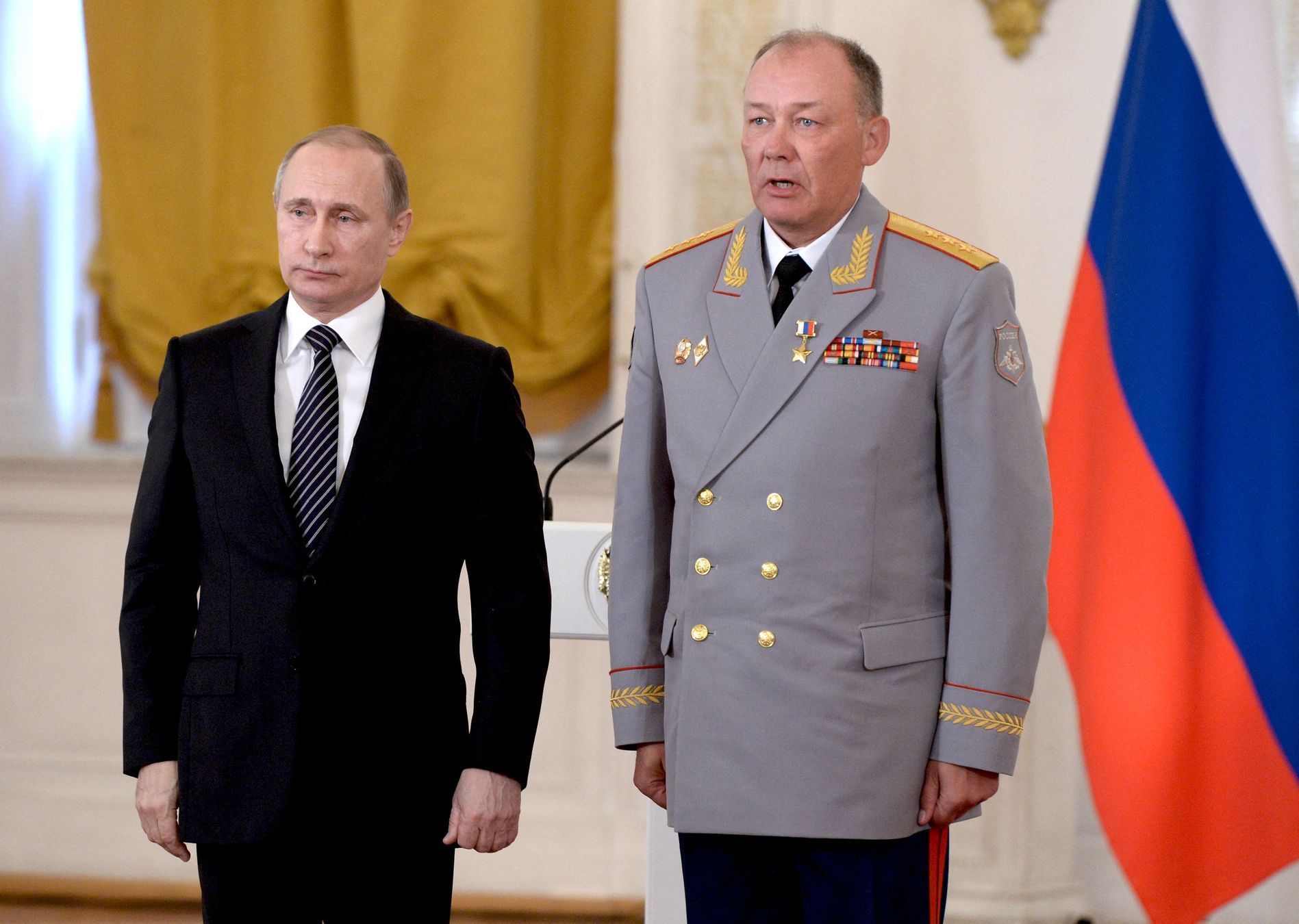 Vladimir Putin s Alexandrem Dvornikovem.