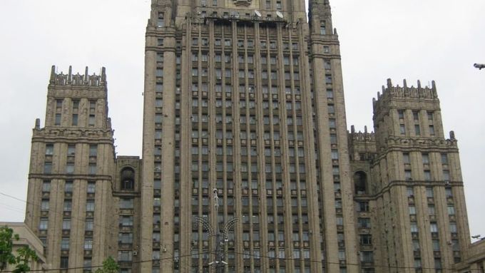 Budova ruského ministerstva zahraničních věcí na Smolenském náměstí v Moskvě