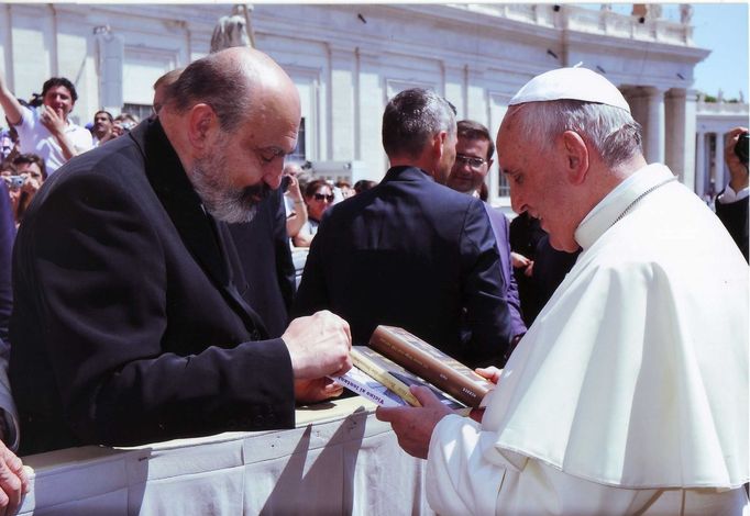 Tomáš Halík při setkání s papežem Františkem v roce 2014