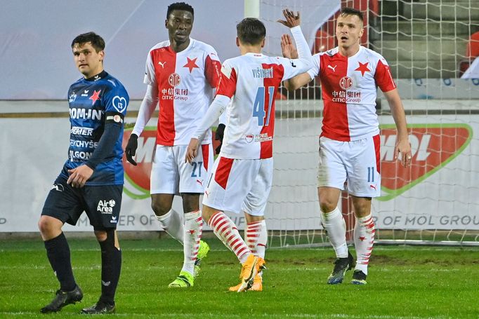 Stanislav Tecl a Denis Višinský se radují z branky Slavie