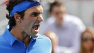 FEDERER ODMÍTÁ DŮCHOD. Mnozí už ho mnohokrát odepisovali, jenže on vždycky povstane z popela kritiky jako bájný Fénix. Švýcarská legenda Roger Federer i letos dokazuje, že rozhodně nepatří do starého železa. Od února vyhrál čtyři turnaje, naposledy antukový podnik Masters v Madridu. Tohle French Open by mohlo být jeho. Ačkoli v Paříži zatím triumfoval jen jednou, když v roce 2009 přerušil Nadalovu nadvládu.