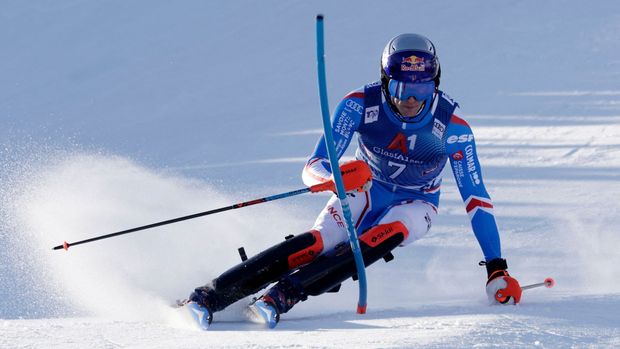 Úvodní slalom lyžařů v Levi ovládl Noël, Hirscherovi se comeback nepovedl