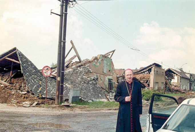 Archivní snímek z povodní v roce 1997, které postihly třetinu země, nejvíce Moravu a východní Čechy.