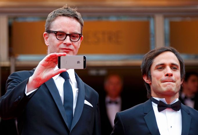 Reřisér Nicolas Winding Refn a herec Gael Garcia Bernal.