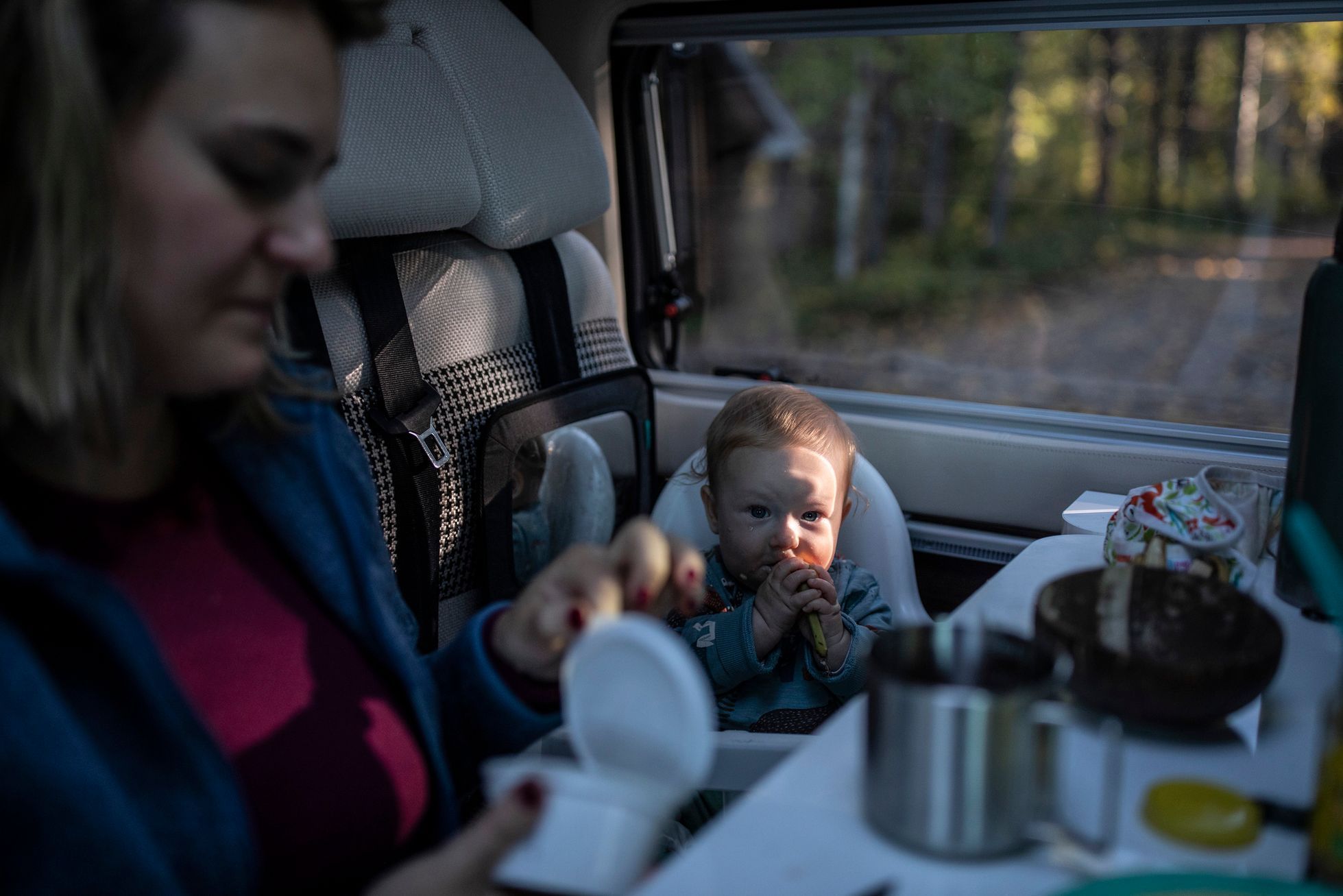 Jednorázové užití / Fotogalerie / Magicky i intimně. Tak vypadá obrazově fascinující pouť s dítětem za polární kruh