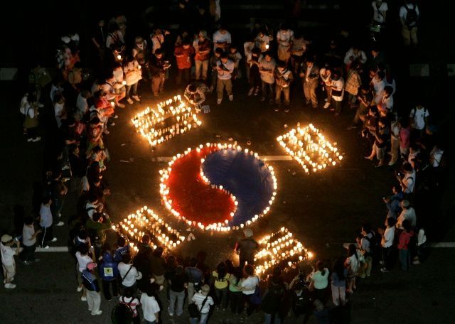 Jihokorejská vlajka ze svíček
