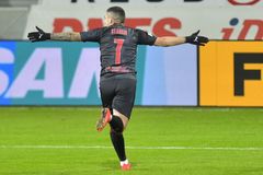 Plzeň měla šance, ale trefil se jen Stanciu. Slavia už má na Viktorii náskok 15 bodů
