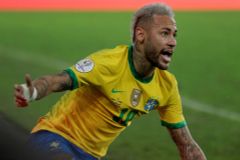 Neymar zamotal hlavy obráncům a Paquetá trefil Brazílii finále Copa América