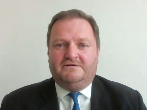 Trump za týden hrozí "celní atomovkou" pro EU. Ekonom vysvětluje, co bude následovat