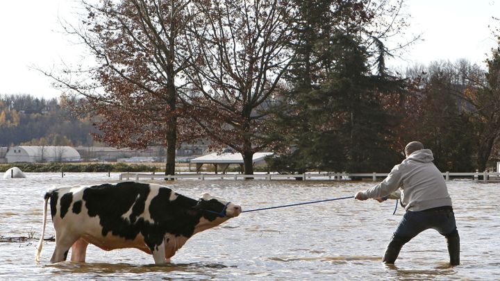 Povodně v Kanadě odřízly Vancouver, bahno zaplavilo silnice. Zemřel jeden člověk; Zdroj foto: Reuters