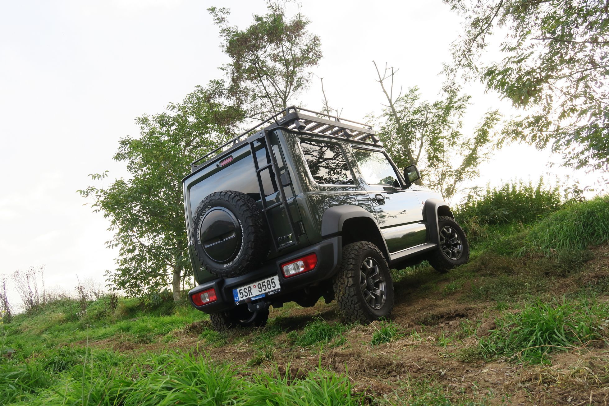 Suzuki Jimny ojetý