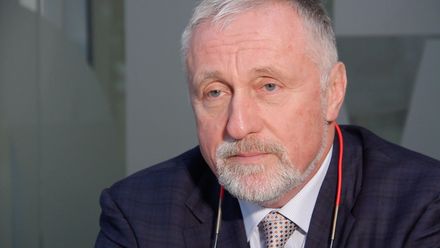 Topolánek: Babiše se musí bát všichni, menšinovou vládou vydírá celou scénu. Volby nebyly svobodné