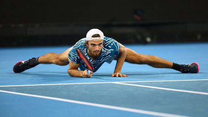 Tomáš Macháč během utkání proti Casperu Ruudovi na Australian Open