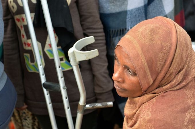 Osmatřicetiletá Freweini z Eritreje, kterou ve Středozemním moři zachránila loď Lékařů bez hranic.