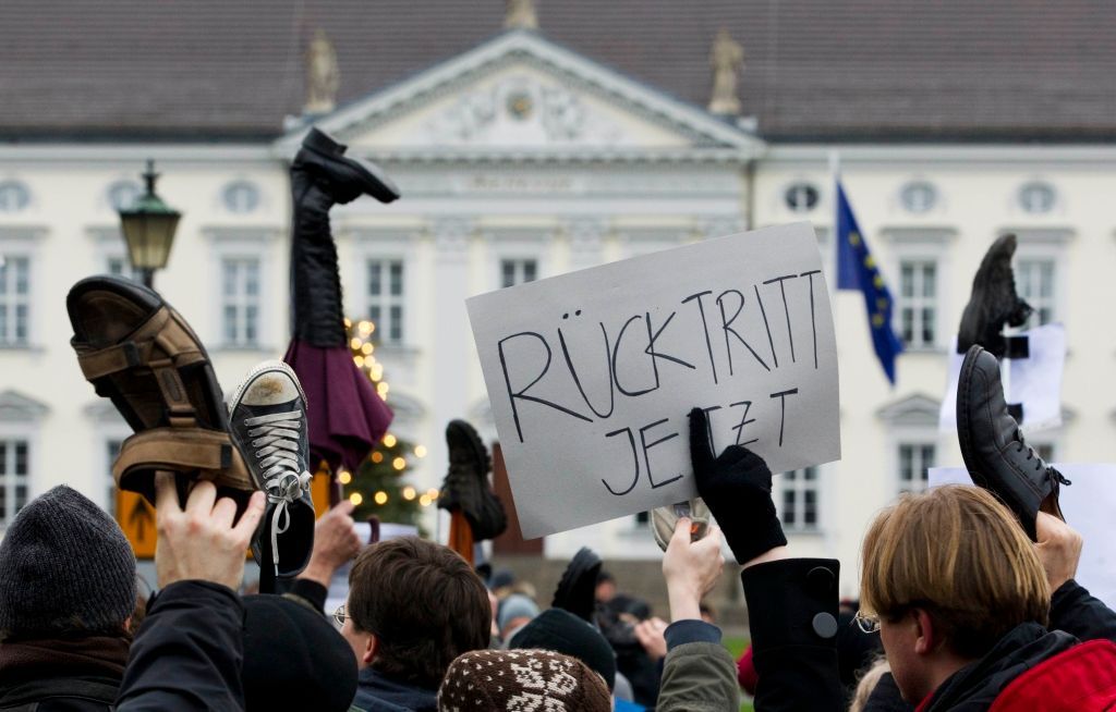 Odejdi, Wulffe! Němci protestují proti prezidentovi