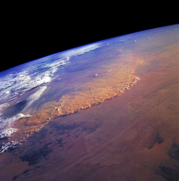 Dust Storm in the Sahara Desert View from the space shuttle Endeavour of a huge dust storm in the Sahara Desert. The storm covers hundreds of miles in Libya and Algeria. | View from: Space Shuttle 'Endeavour'.