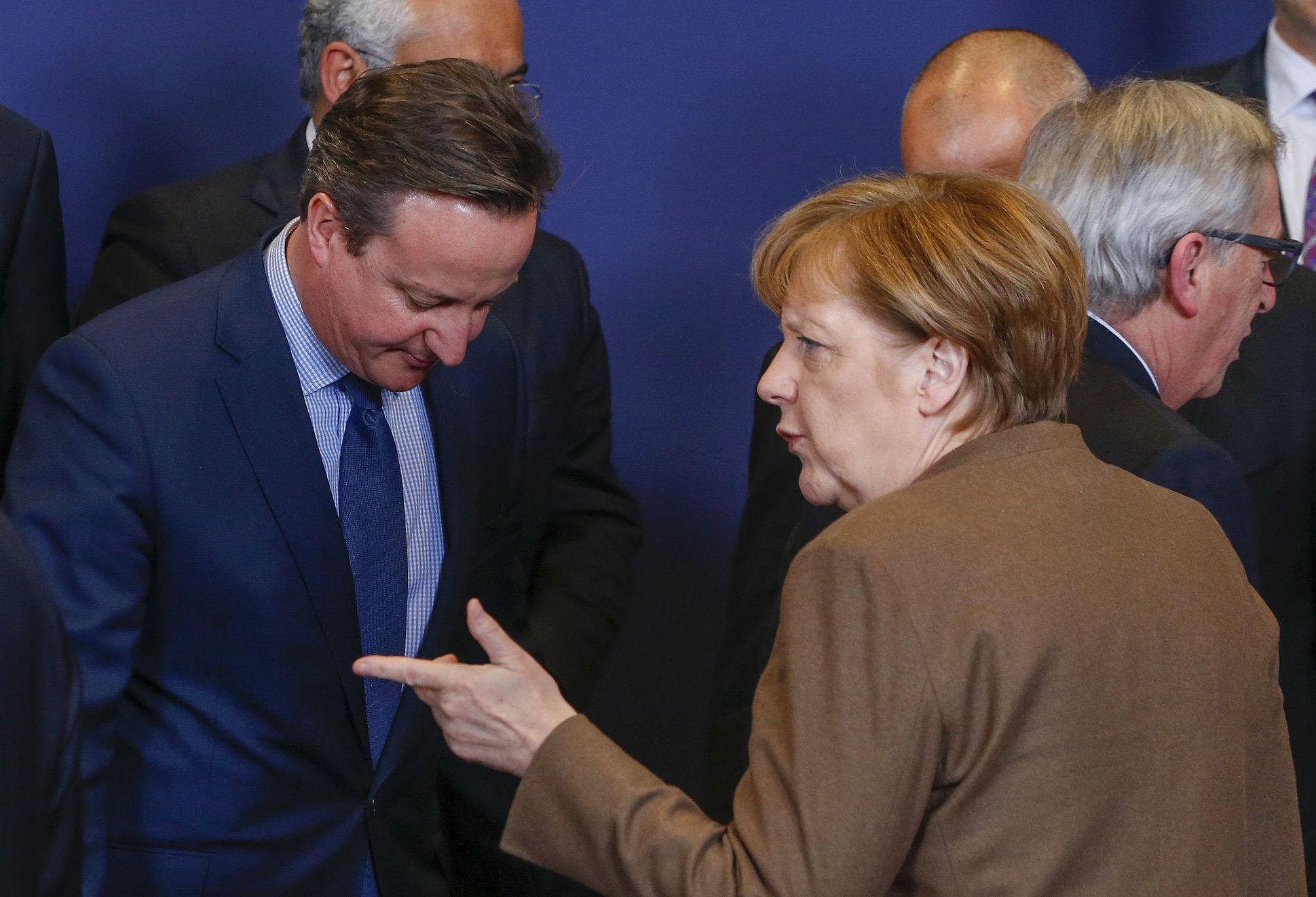 Cameron a Merkelová v Bruselu