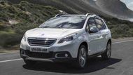 Peugeot 2008 patří mezi křížence malých kombíků a SUV. Díky 25 427 prodaným kusům a sedmiprocentnímu nárůstu se umístil na 18. místě. Na ženevském autosalonu se předvedl v modernizované verzi (na snímku je provedení před faceliftem).