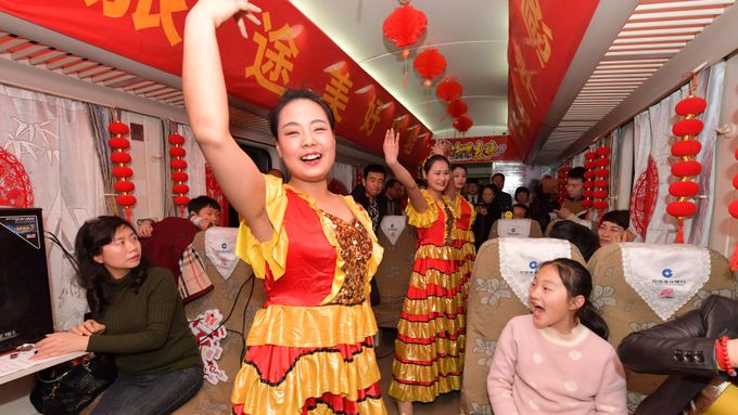 Číňané slaví Svátky jara neboli příchod nového roku.