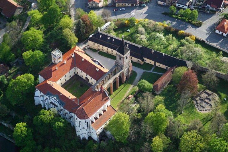 Víkend otevřených zahrad 9. &#8211; 10.6. 2012 - NKP Klášter Sázava