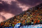 Fanoušci APOELu Nikosia při utkání Ligy mistrů.