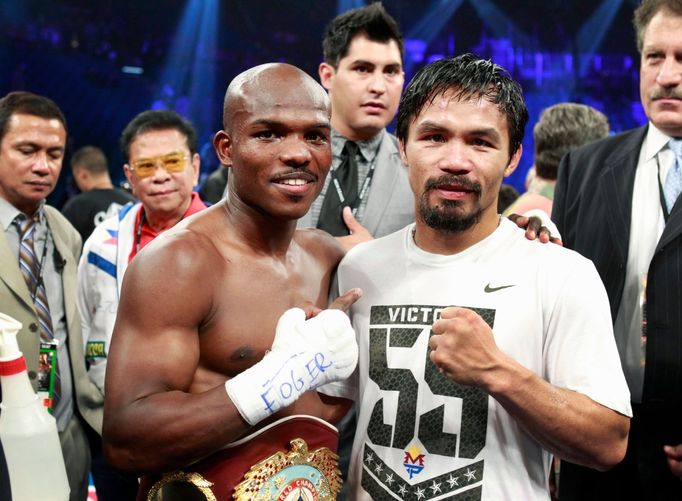 Američan Timothy Bradley a Filipínec Manny Pacquiao po souboji welterova váhy o titul mistra světa WBO.