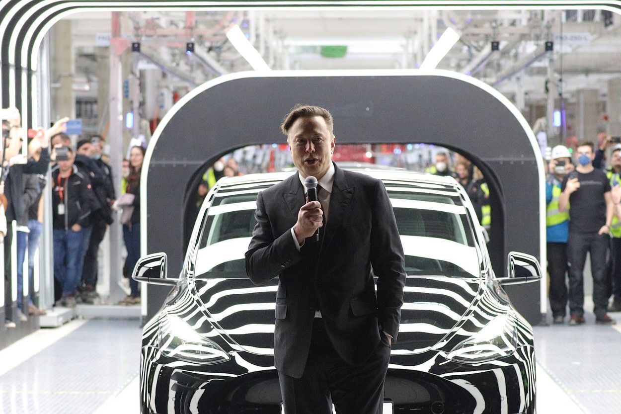 Elon Musk, Tesla Gigafactory, 2022