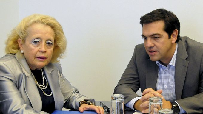 Bývalý premiér Alexis Tsipras a jeho nástupkyně Vasiliki Thanosová.