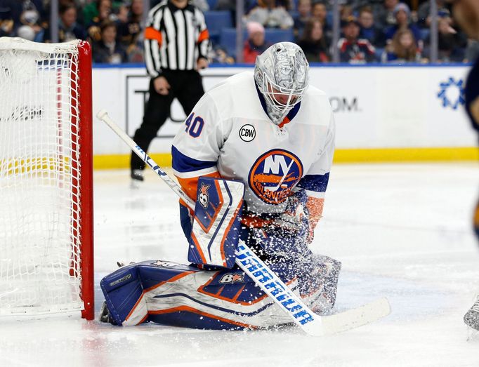 Robin Lehner v dresu Islanders.