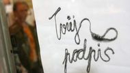 "Tvůj podpis zastaví popravy" zní celé motto každoroční dopisové kampaně Amnesty International.