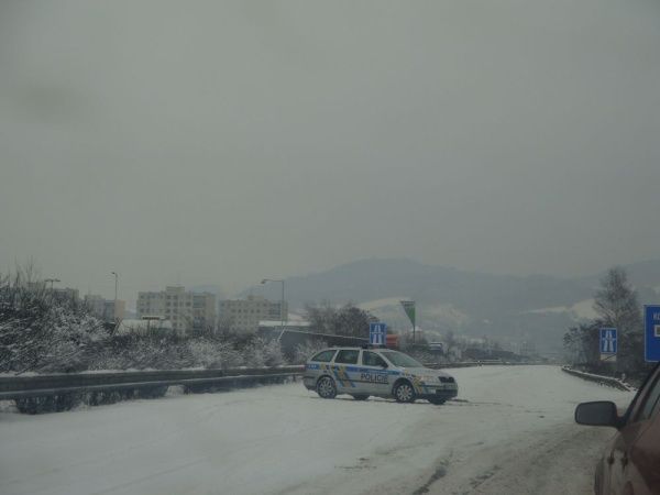 Sněhová kalamita na dálnici D5