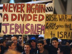 Demonstrace izraelských odpůrců kompromisů v otázce Jeruzaléma.