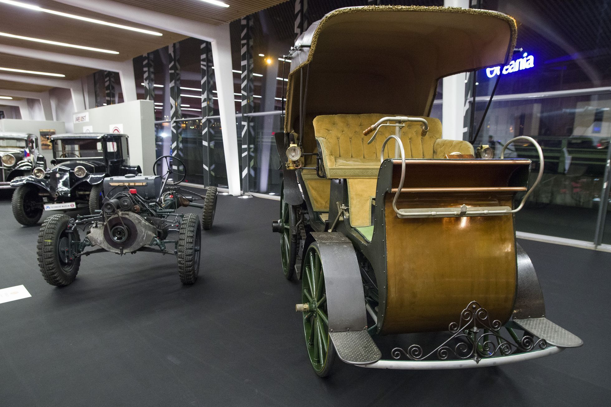 Výstava Tatry na Retromobile 2020