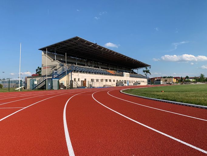 Atletický stadion v Hodoníně po tornádu v roce 2021