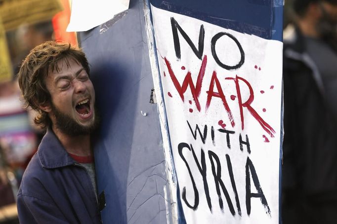 Demonstrace proti útoku na Sýrii, San Francisko, Kalifornie.