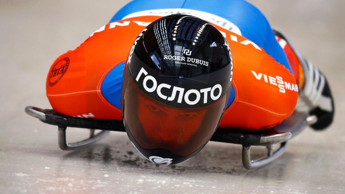 Prohlédněte si fotografie z závodů Světového poháru skeletonistů a bobistek, které jsou součástí testů nové olympijské dráhy "Saňki" v ruském Soči.