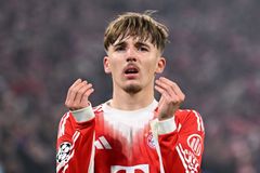 Sedmnáctiletý zázrak opět spasil Bayern. Yamal se vykartoval, v Praze hrát nebude