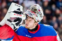 Zátaras pro českého brankáře, do NHL míří hvězdný Rus. Za směšný plat, připomínají mu