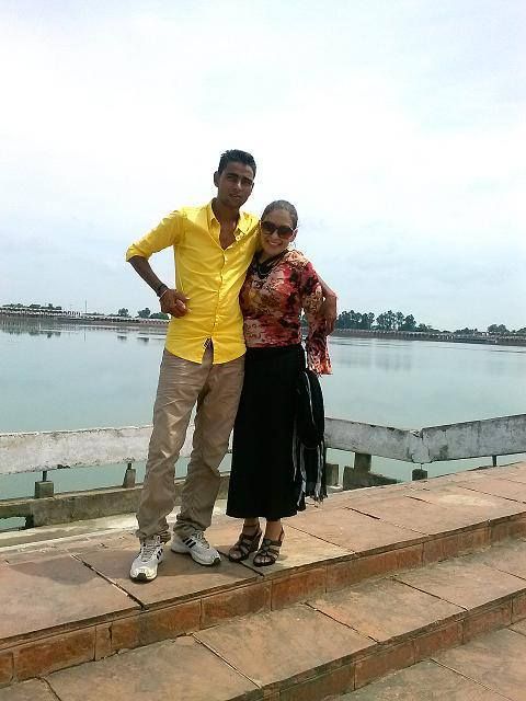 Američanka Adriana Peral se provdala do Indie