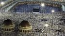 Muslim pilgrims circle the Kaaba and pray at the Grand mosque during the annual haj pilgrimage in the holy city of Mecca October 22, 2012, ahead of Eid al-Adha which marks the end of haj. On October 25, the day of Arafat, millions of Muslim pilgrims will stand in prayer on Mount Arafat near Mecca at the peak of the annual pilgrimage. REUTERS/Amr Abdallah Dalsh (SAUDI ARABIA - Tags: RELIGION SOCIETY) Published: Říj. 22, 2012, 8:36 odp.