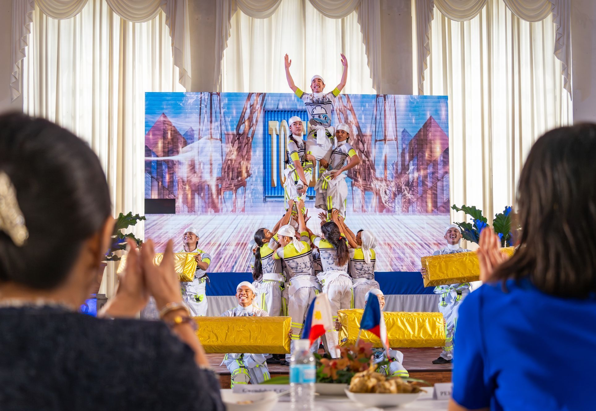 Markéta Pekarová Adamová, Filipíny, Asie, diplomacie, předsedkyně sněmovny