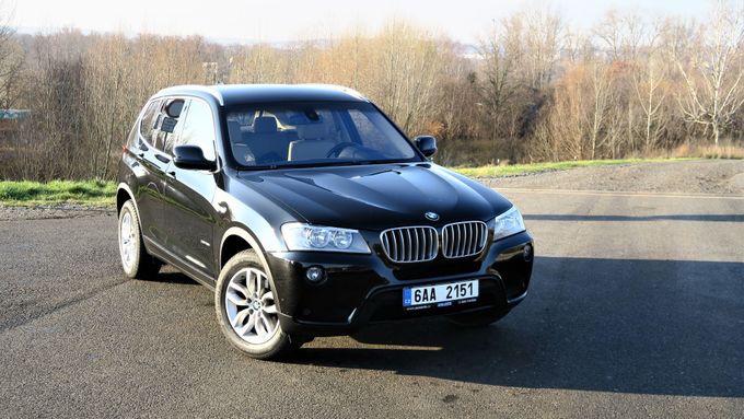 Ojeté BMW X3. Kdo chce jezdit prémiovou opicí, musí mít na tropické banány