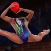 Izraelská moderní gymnastka Linoy Ashramová ve víceboji na OH 2020