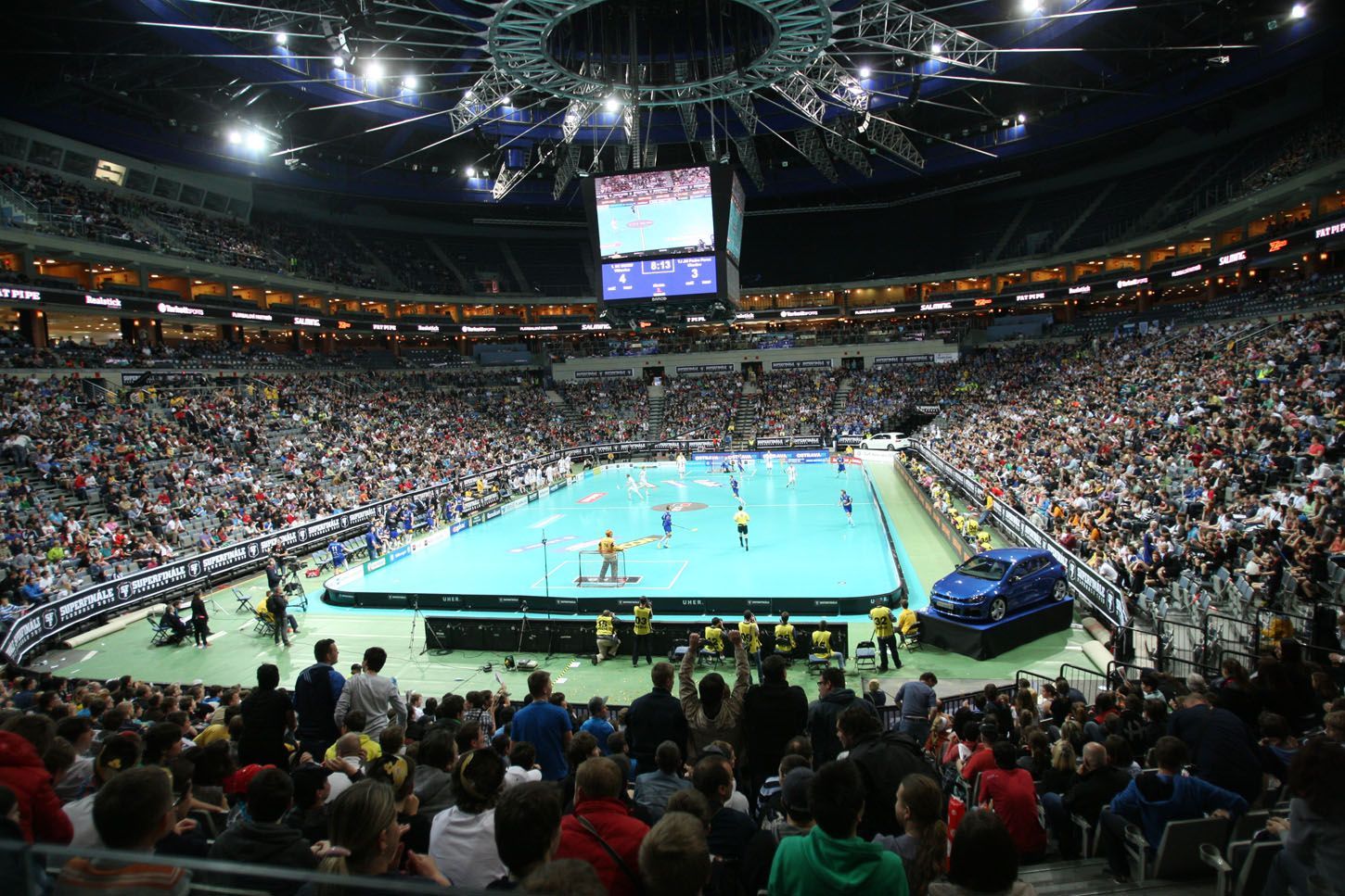 Velké florbalové superfinále v pražské O2 Aréně