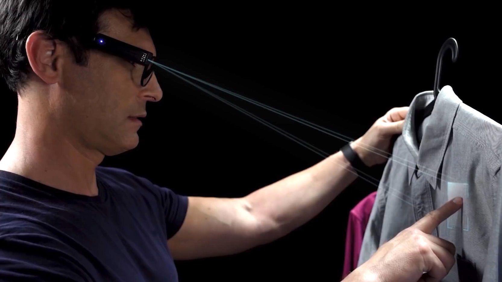 Digitální oči. To je elektronická pomůcka na brýle pro nevidomé a osoby se špatným zrakem